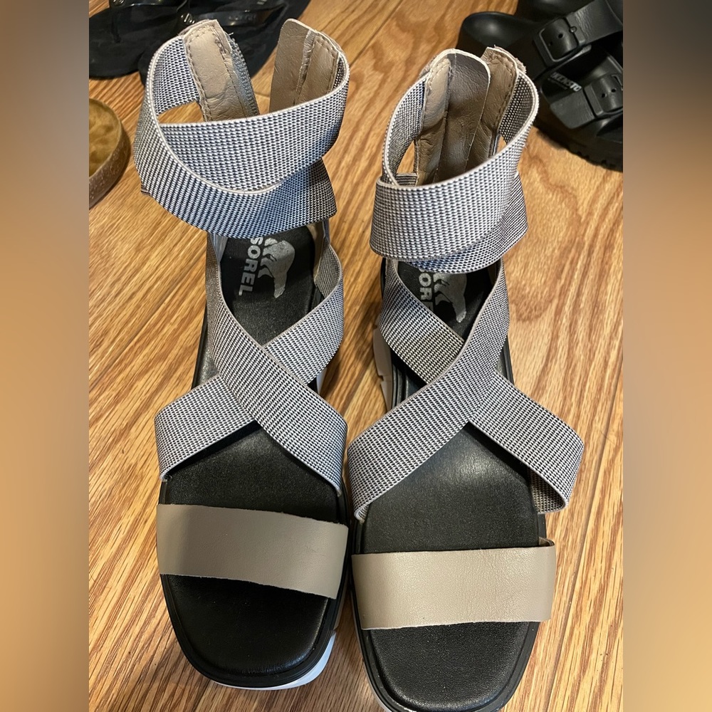 SOREL JOANIE SANDAL WORN ONCE SUPER SEXY & COMFORTABLE SHOE
